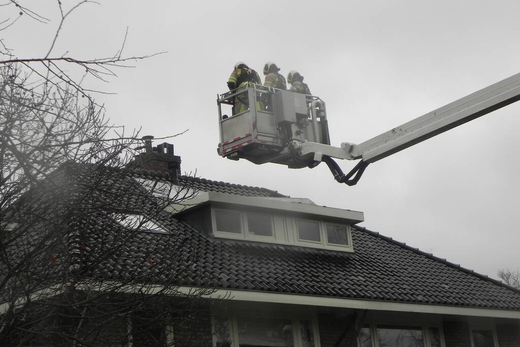 Dakkapel losgeschoten door de wind