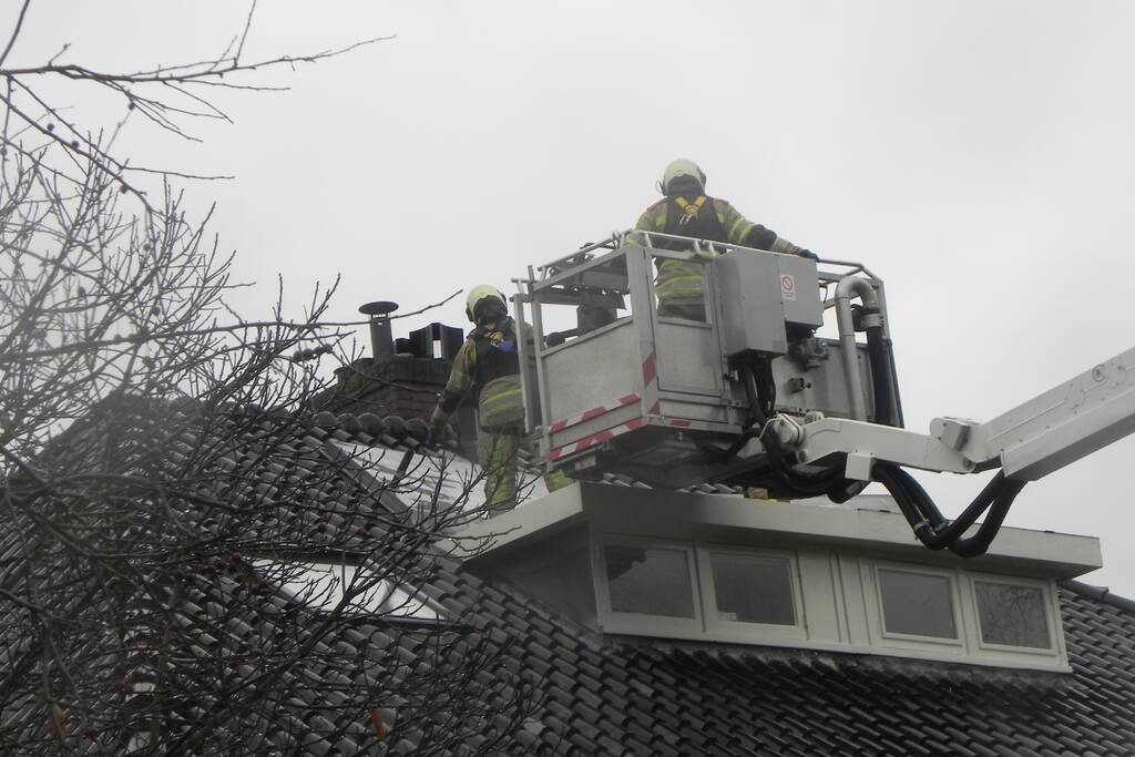 Dakkapel losgeschoten door de wind