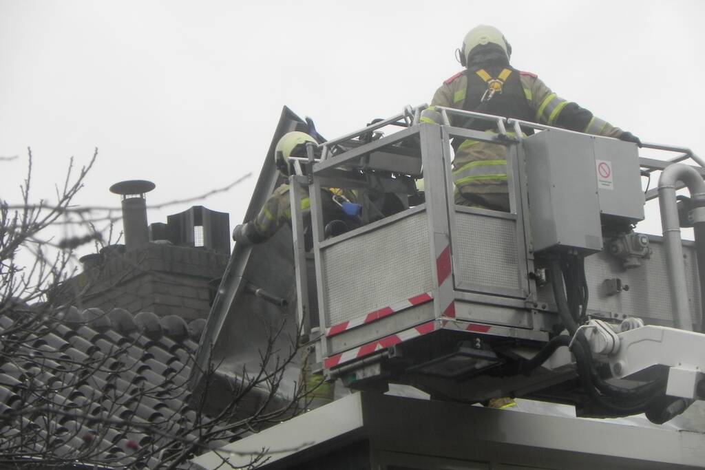 Dakkapel losgeschoten door de wind