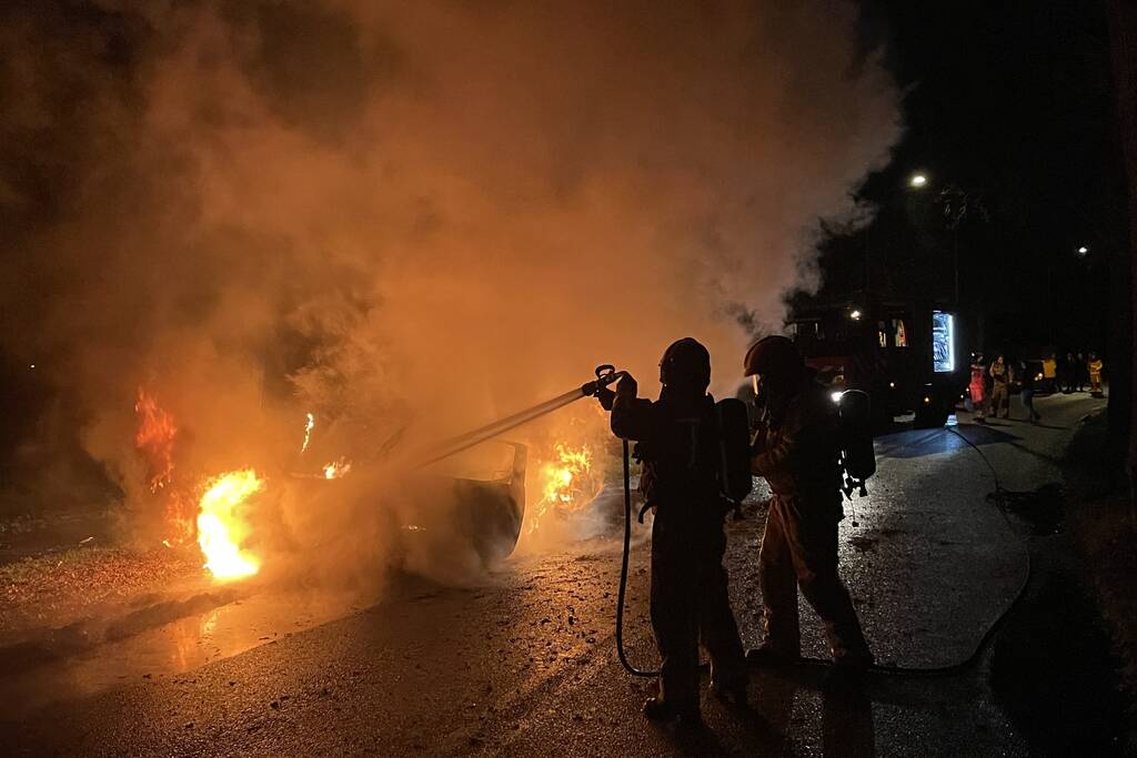 Auto met lachgas in brand bij ongeval