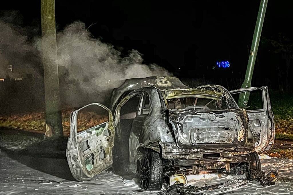 Auto met lachgas in brand bij ongeval