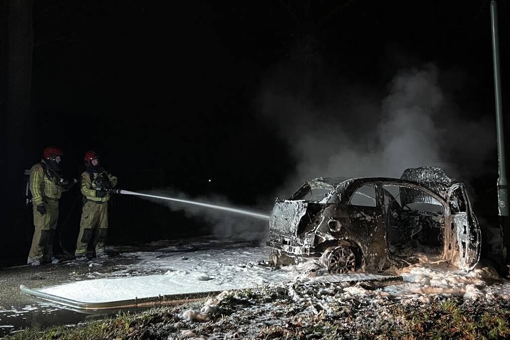 Auto met lachgas in brand bij ongeval