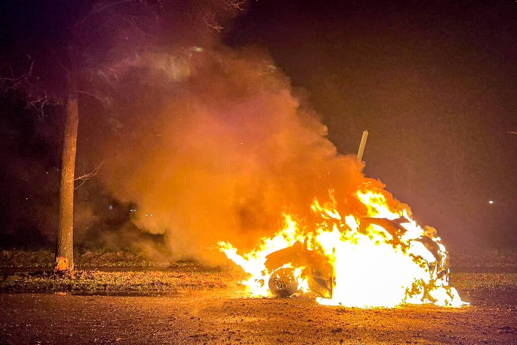 Auto met lachgas in brand bij ongeval