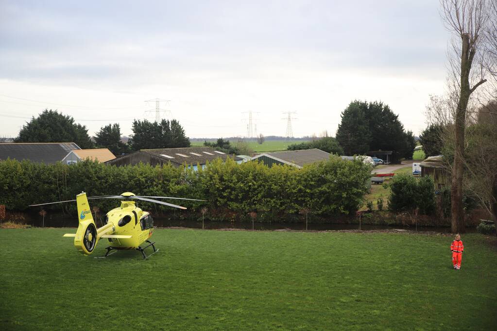 Traumahelikopter landt voor incident bij Dekker Tankopslag