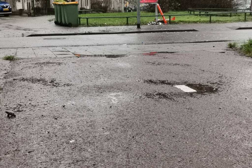 Brievenbus PostNL opgeblazen