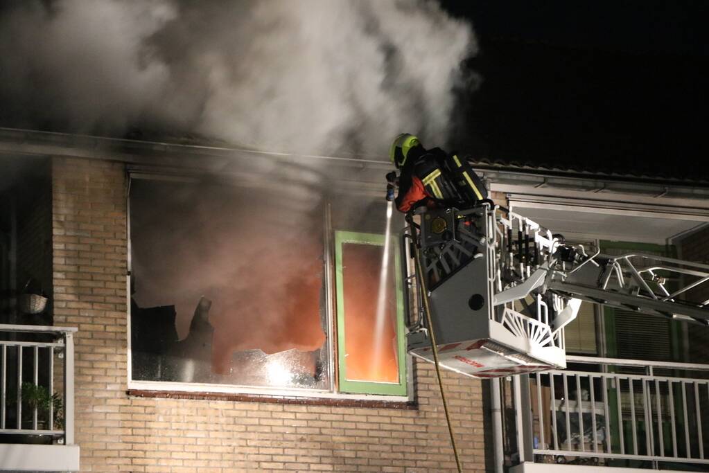 Flinke uitslaande brand in woning