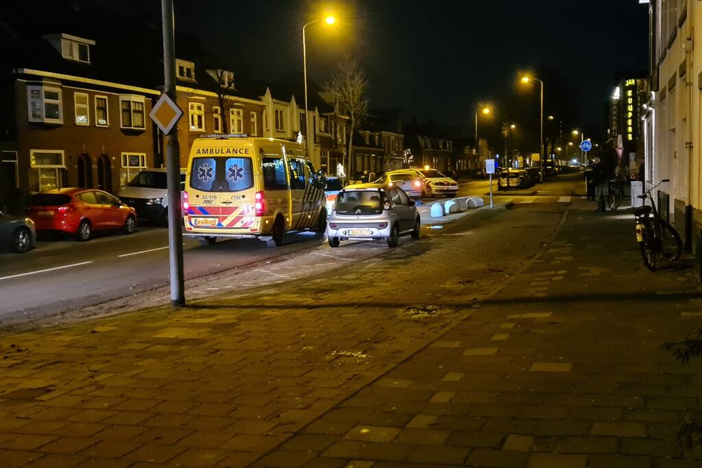 Schade na botsing tussen twee voertuigen