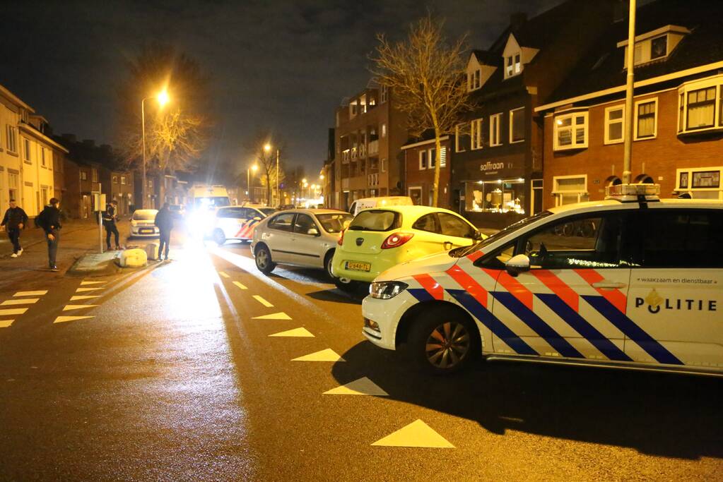 Schade na botsing tussen twee voertuigen