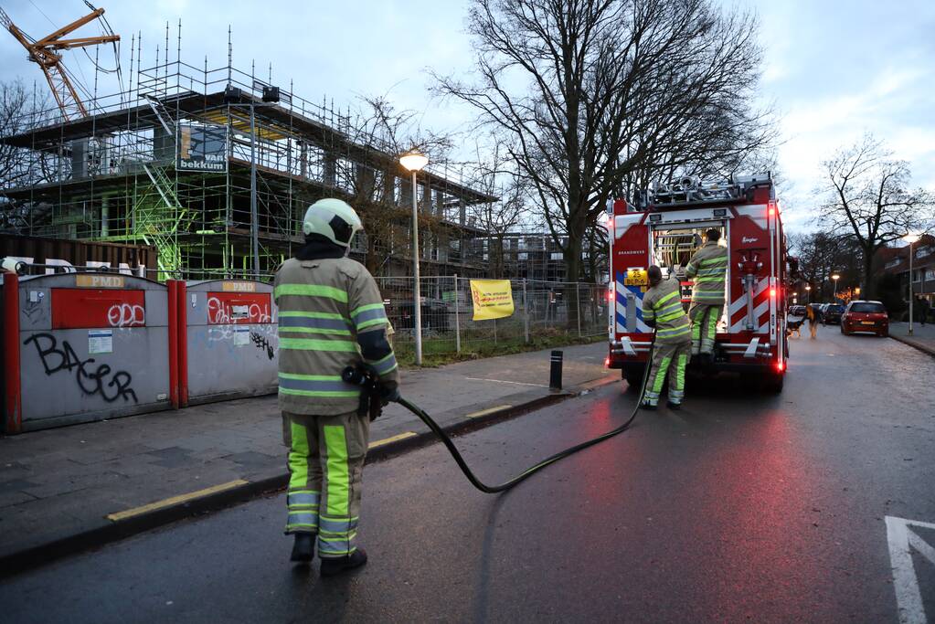 Brand in plastic container snel geblust