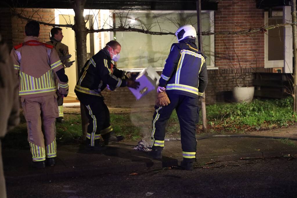 Brand in schoorsteen van woning