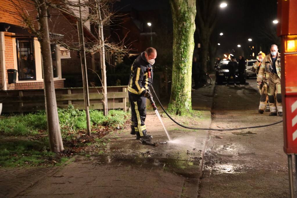 Brand in schoorsteen van woning
