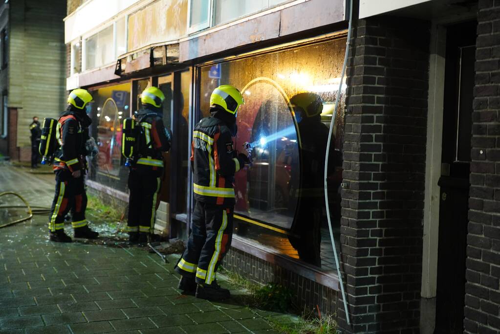Vuurwerk vernield ruit leegstaande Chinees restaurant