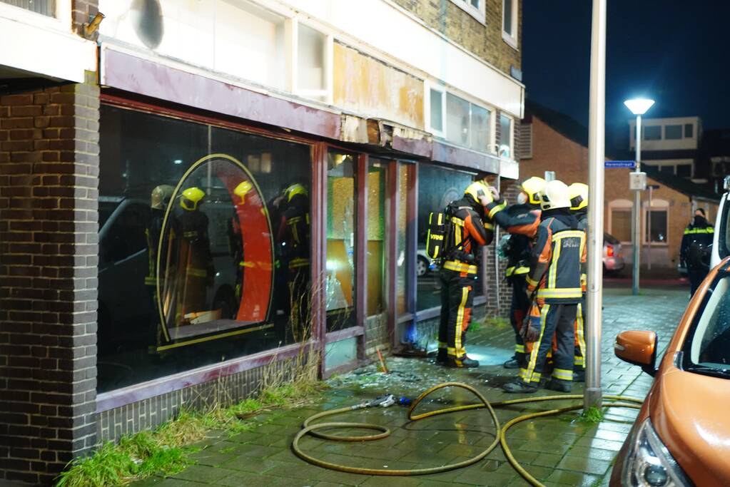 Vuurwerk vernield ruit leegstaande Chinees restaurant