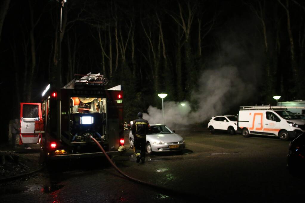 Auto compleet verwoest door brand