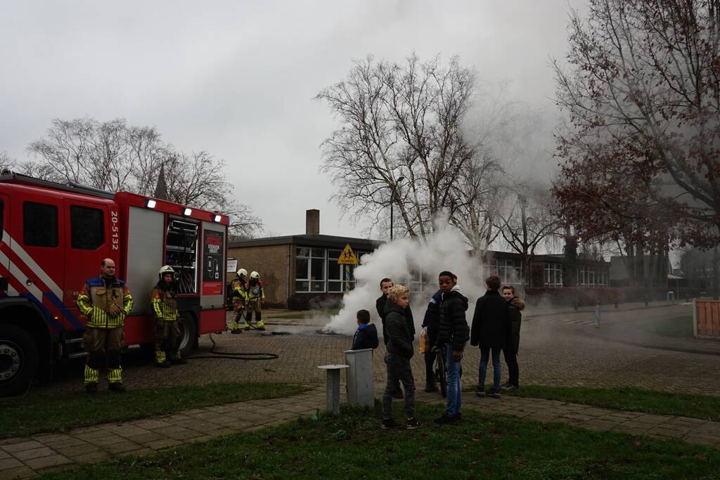 Veel rook bij buitenbrand