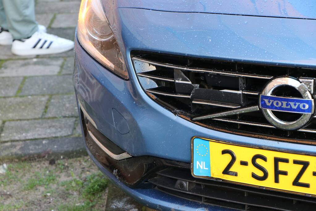 Flinke schade bij aanrijding auto versus scooter