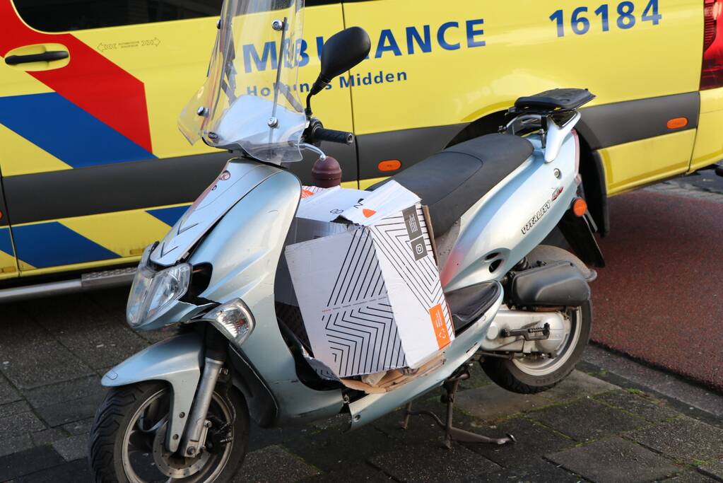 Flinke schade bij aanrijding auto versus scooter