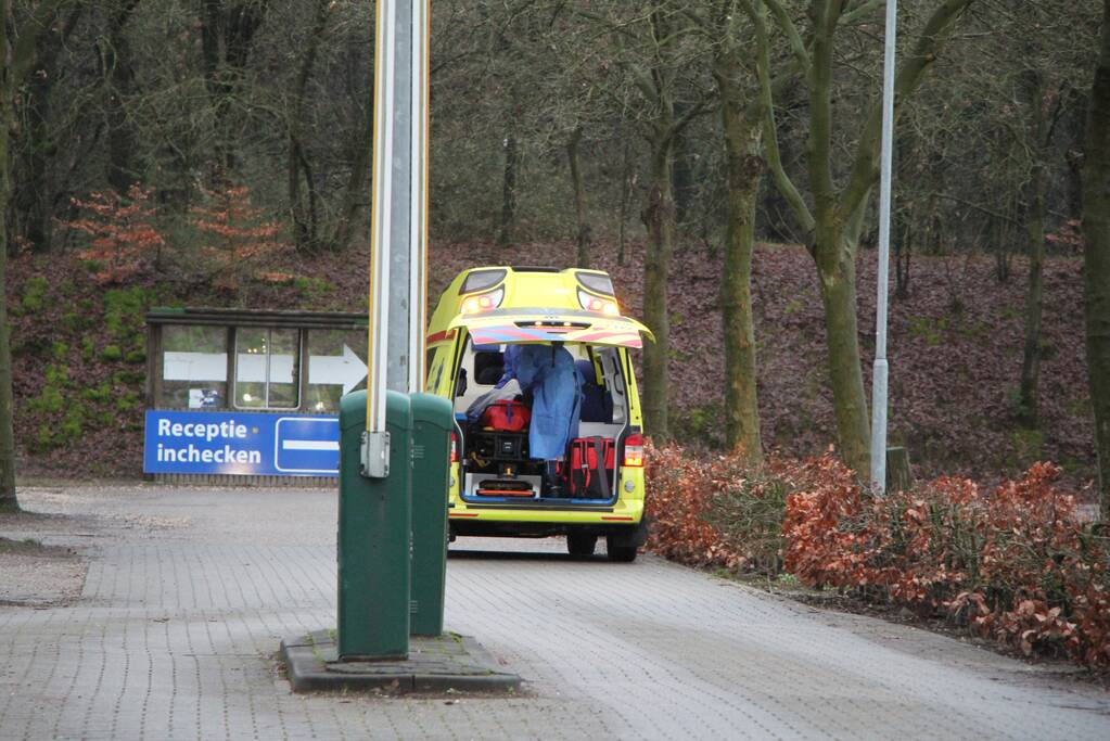 Persoon komt klem te zitten met been