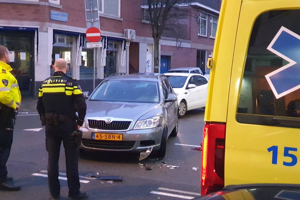 Scooterrijder gewond bij aanrijding met auto