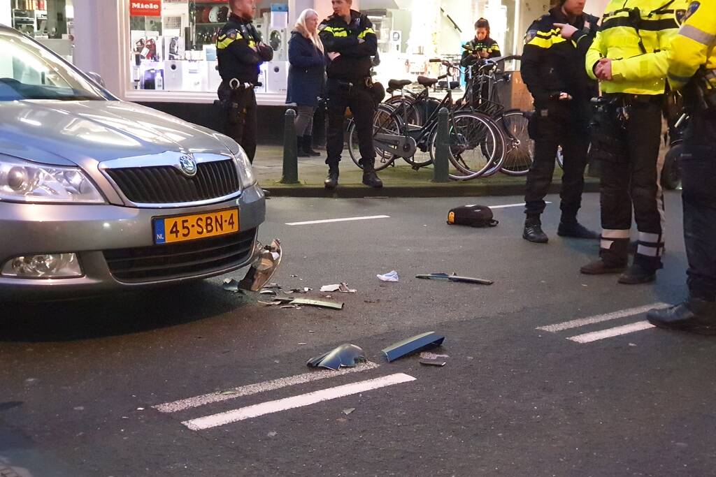 Scooterrijder gewond bij aanrijding met auto
