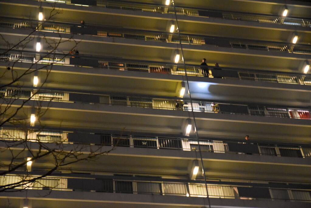 Keukenbrand snel door bewoners geblust