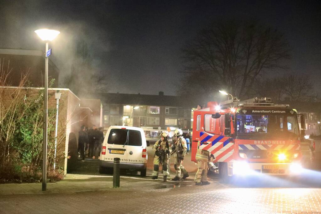 Brand in bestelbus snel onder controle