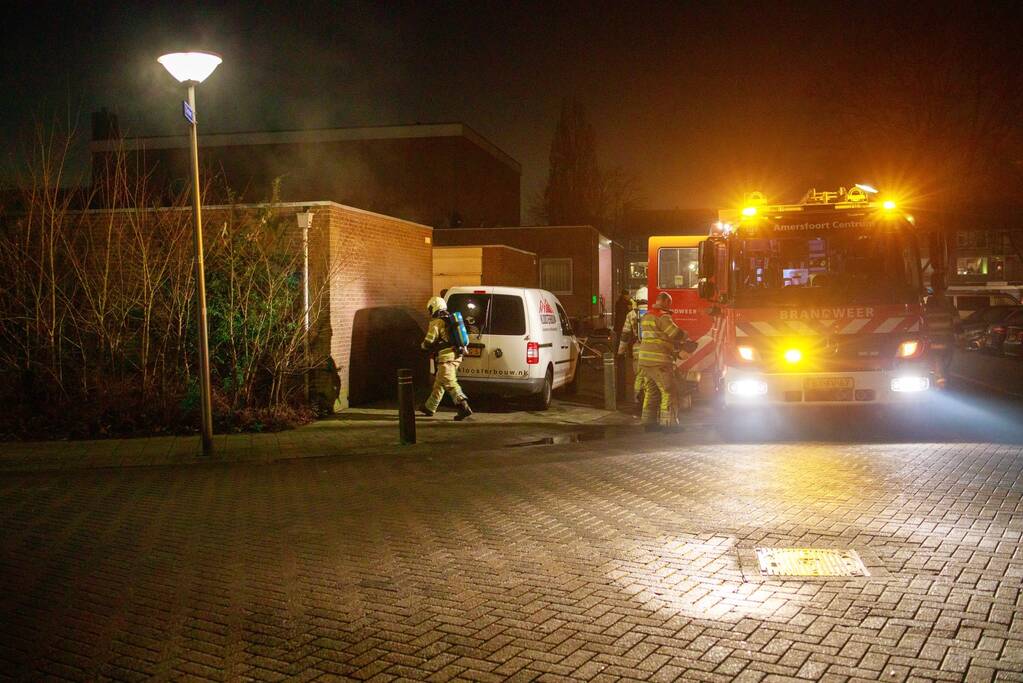 Brand in bestelbus snel onder controle