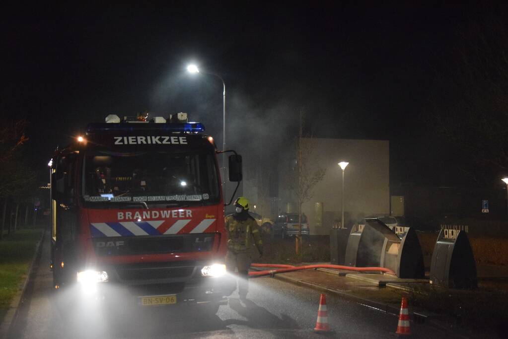 Veel rook bij brand in ondergrondse container