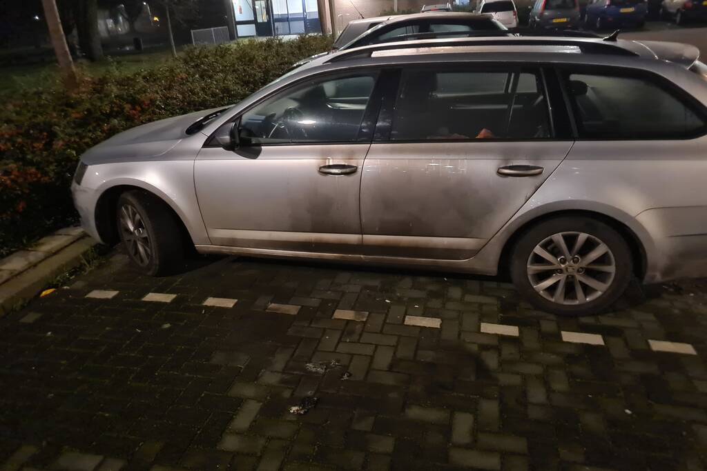 Poging tot brandstichting bij auto mislukt