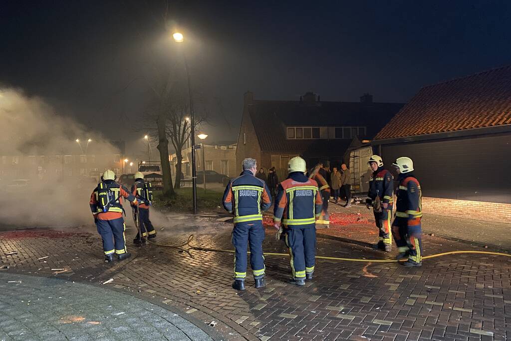 Vuurwerkafval snel geblust