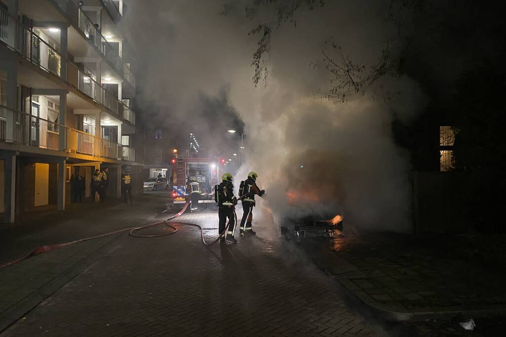 Auto volledig verwoest door brand