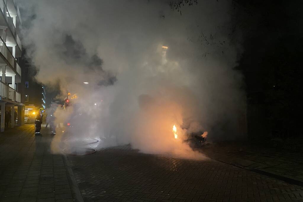 Auto volledig verwoest door brand