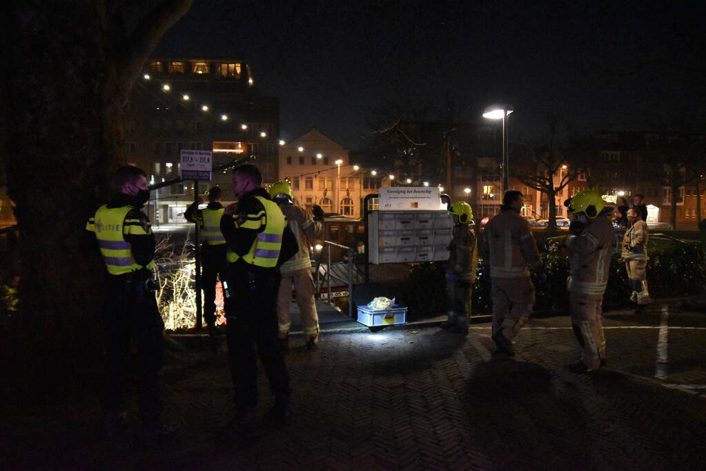 Brandweer redt man uit water