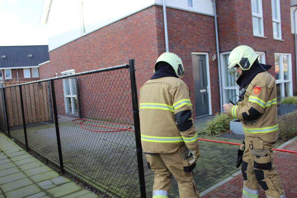 Schuur vliegt in brand door vuurkorf