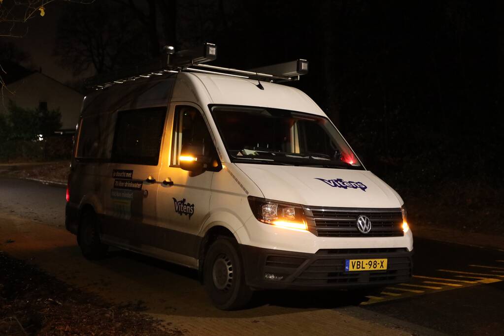 Stoep zakt weg door fors waterlek