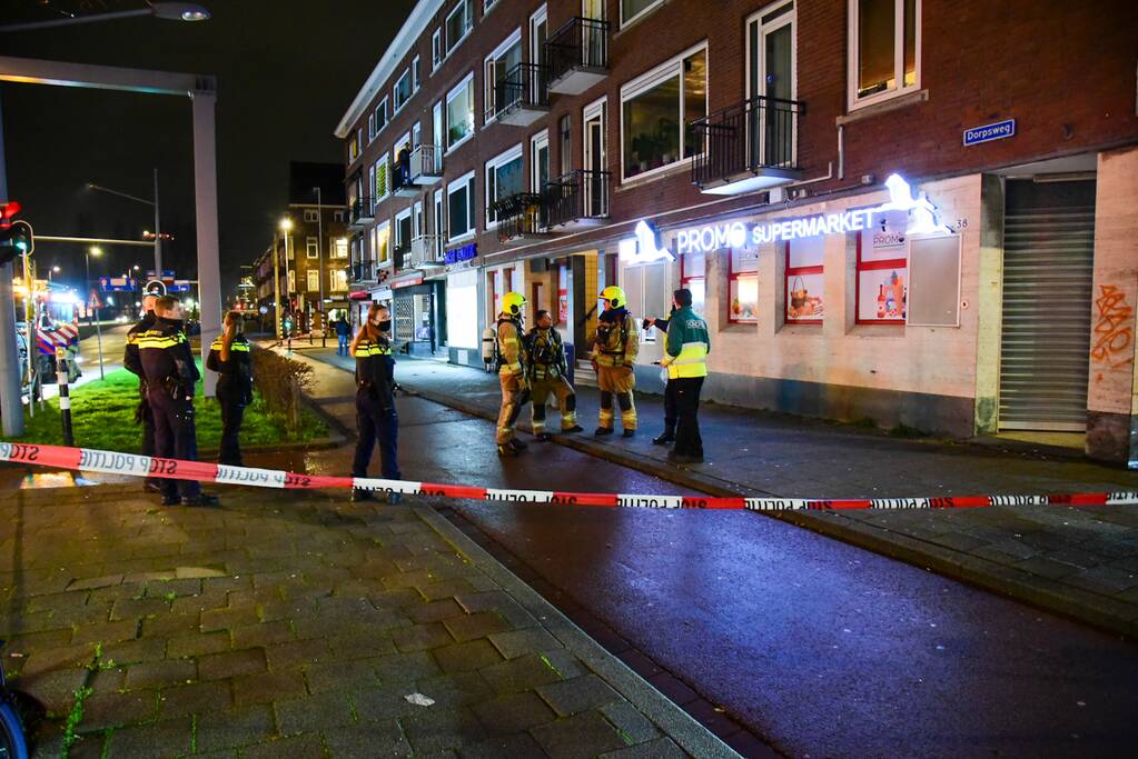 Bewoner ademt rook in bij keukenbrand