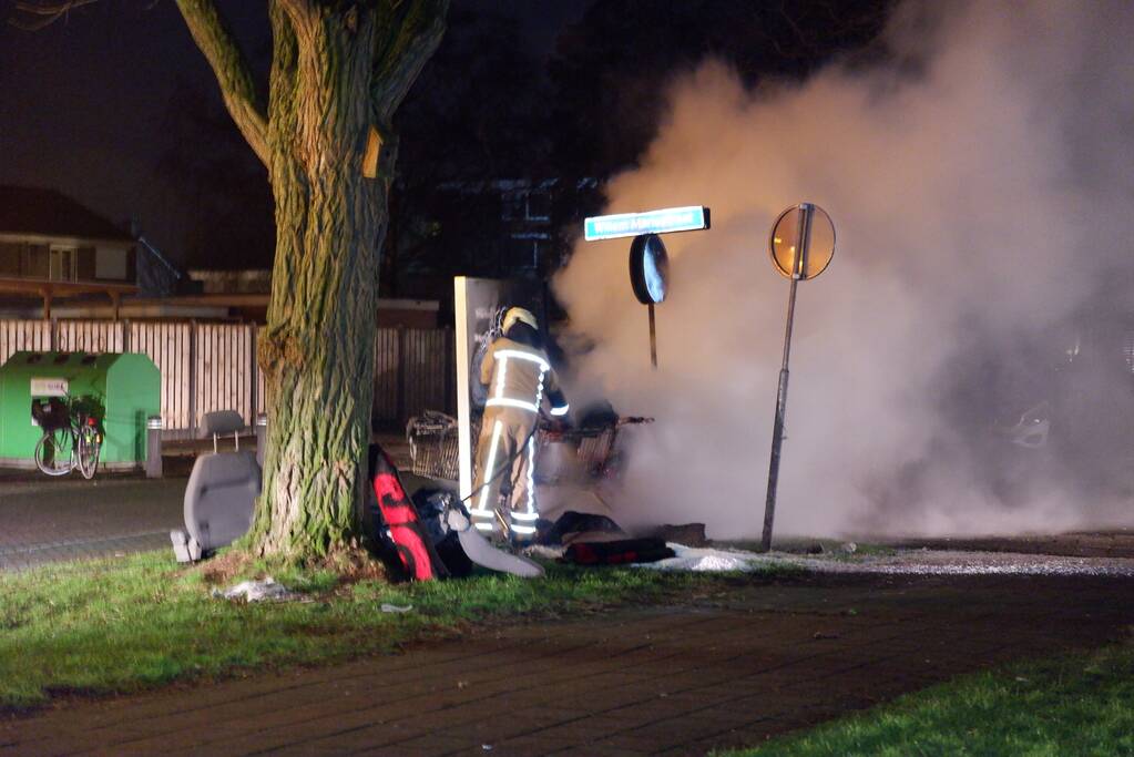 Winkelwagenbrand zorgt voor rookoverlast