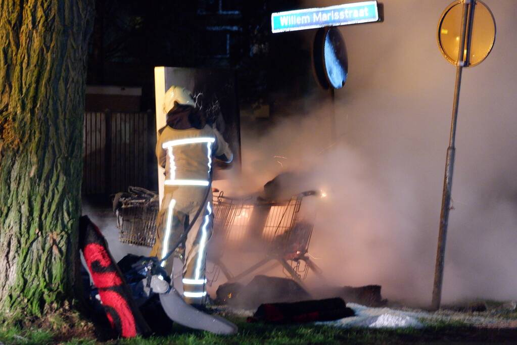Winkelwagenbrand zorgt voor rookoverlast