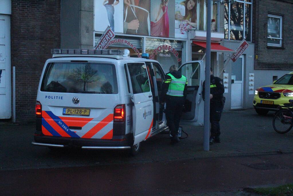 Drie bewoners ademen rook in bij brand in woning
