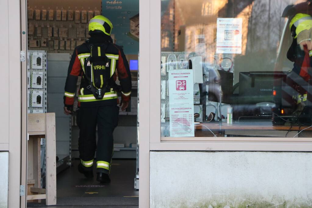Gaslucht in een elektronicawinkel