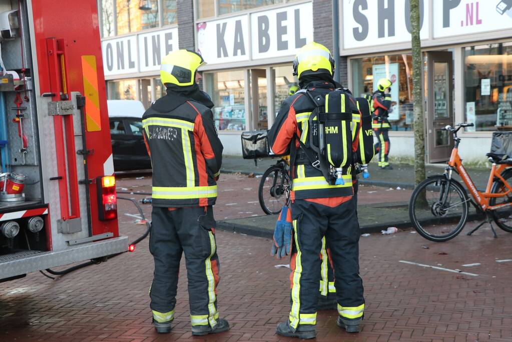 Gaslucht in een elektronicawinkel