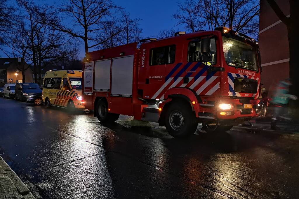 Bewoner mee met ambulance na gaslek