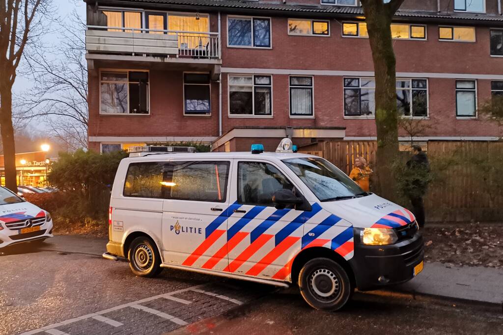 Bewoner mee met ambulance na gaslek