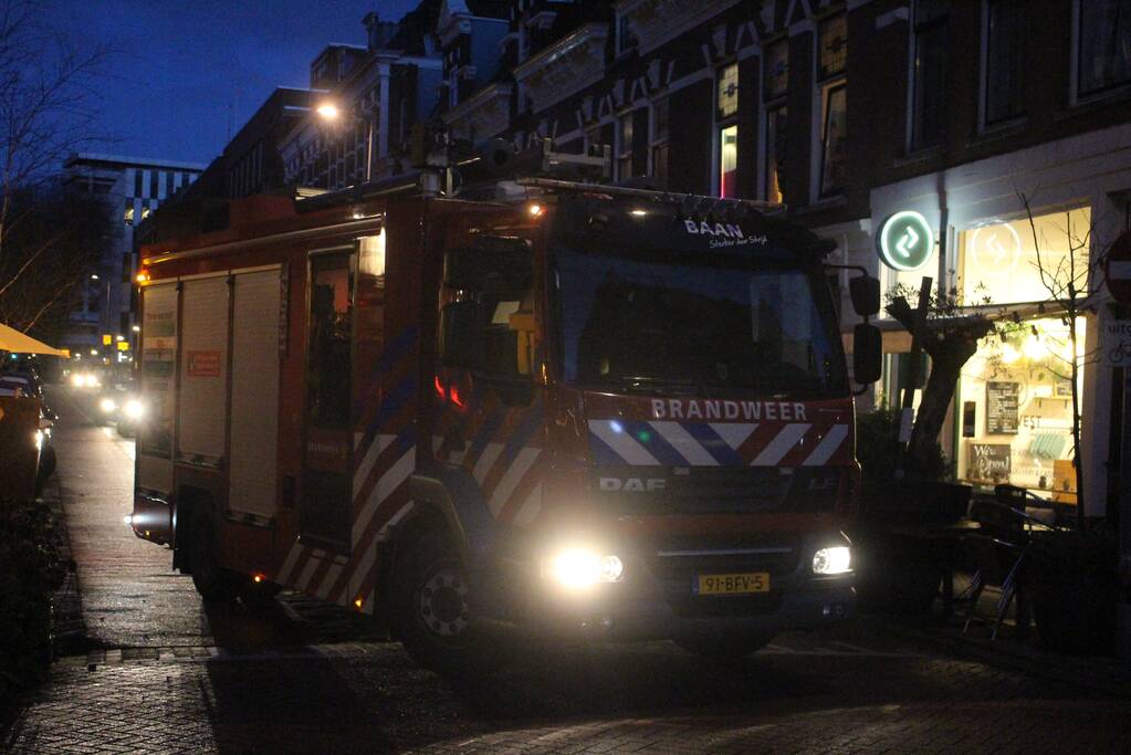 Onderzoek naar gaslucht in straat