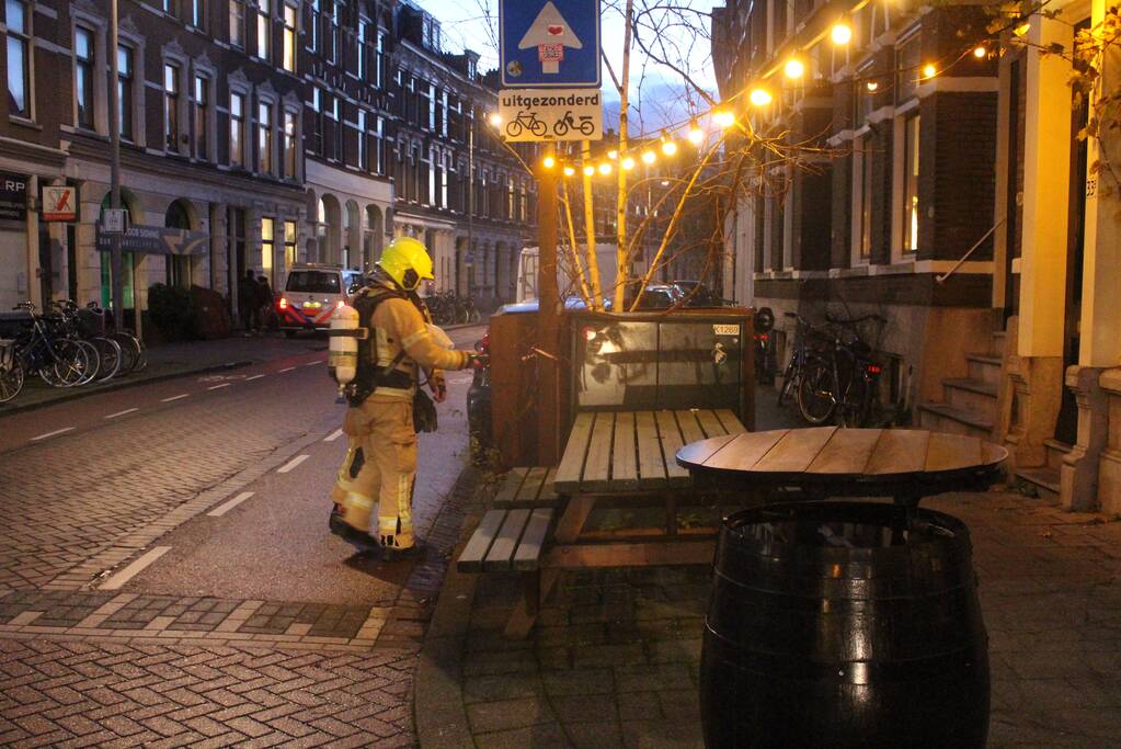 Onderzoek naar gaslucht in straat