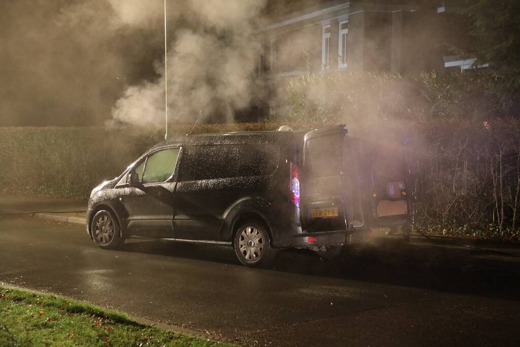 Forse schade na brand in bestelbus