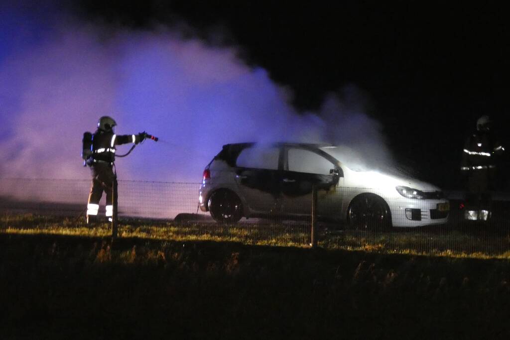 Auto volledig verwoest door brand