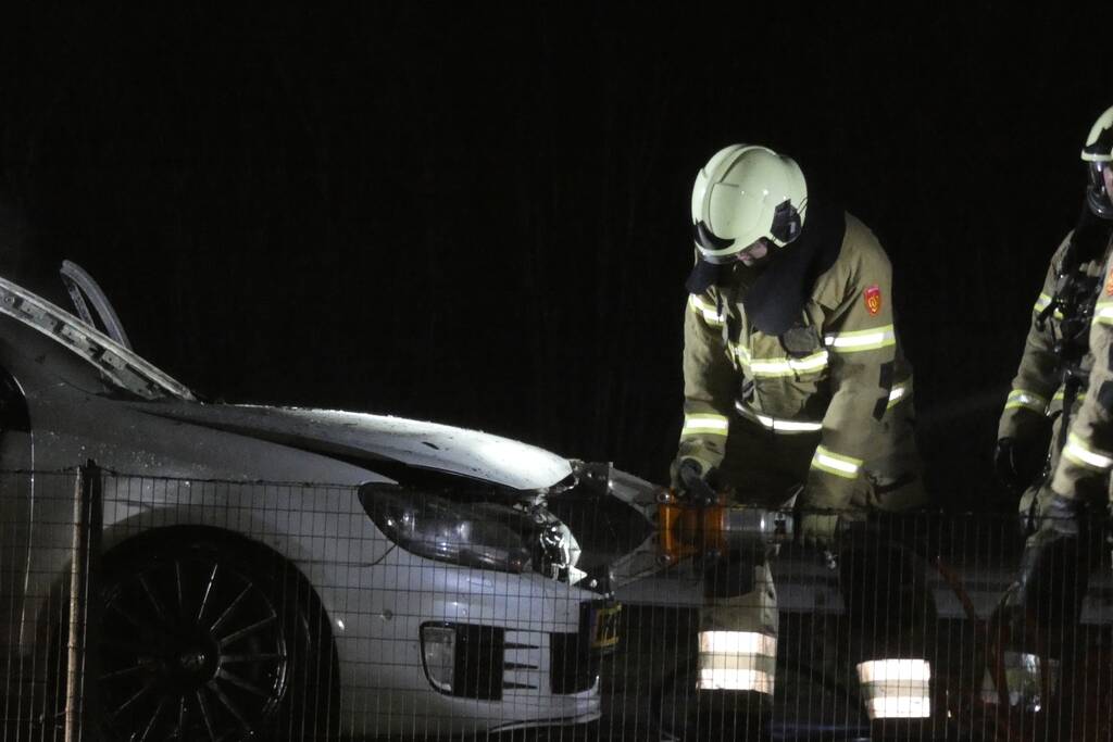 Auto volledig verwoest door brand