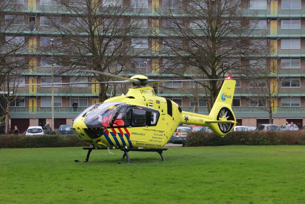 Traumahelikopter landt voor incident in woning