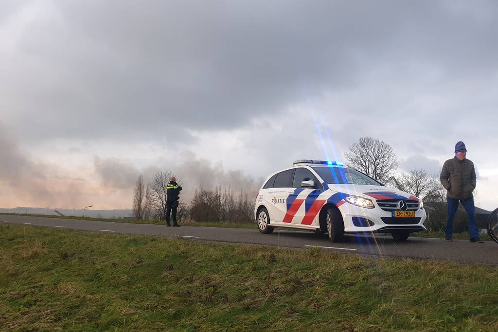 Veel rookontwikkeling bij brand in schuur
